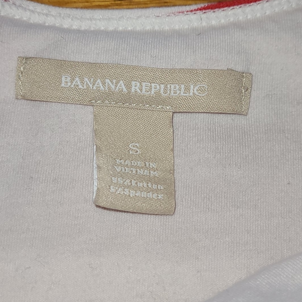 B1G1 Free Banana Republic Tank Top - Picture 3 of 4